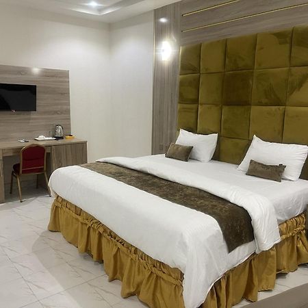 Murphy'S Mansion Resort Umuahia 外观 照片