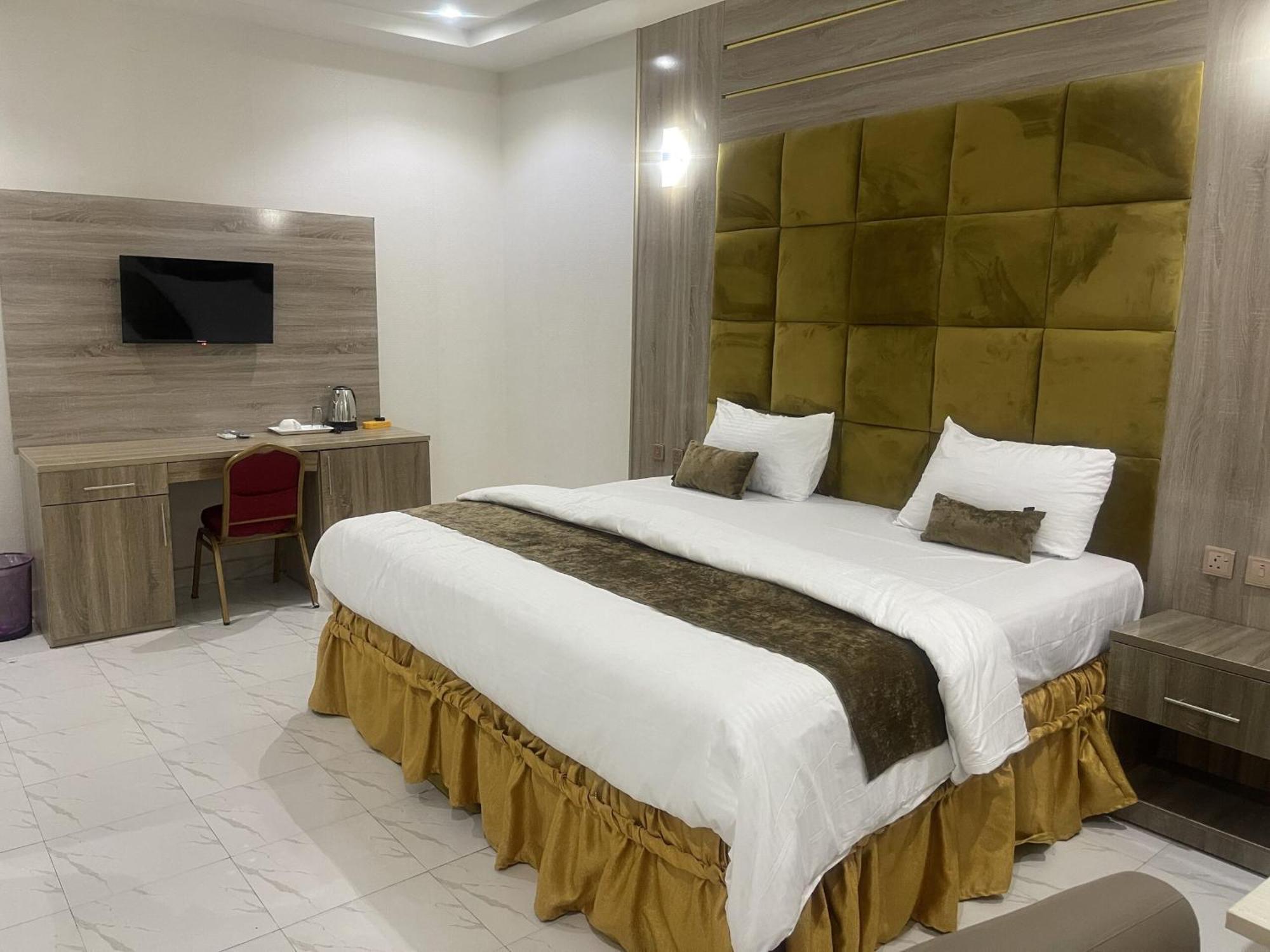 Murphy'S Mansion Resort Umuahia 外观 照片