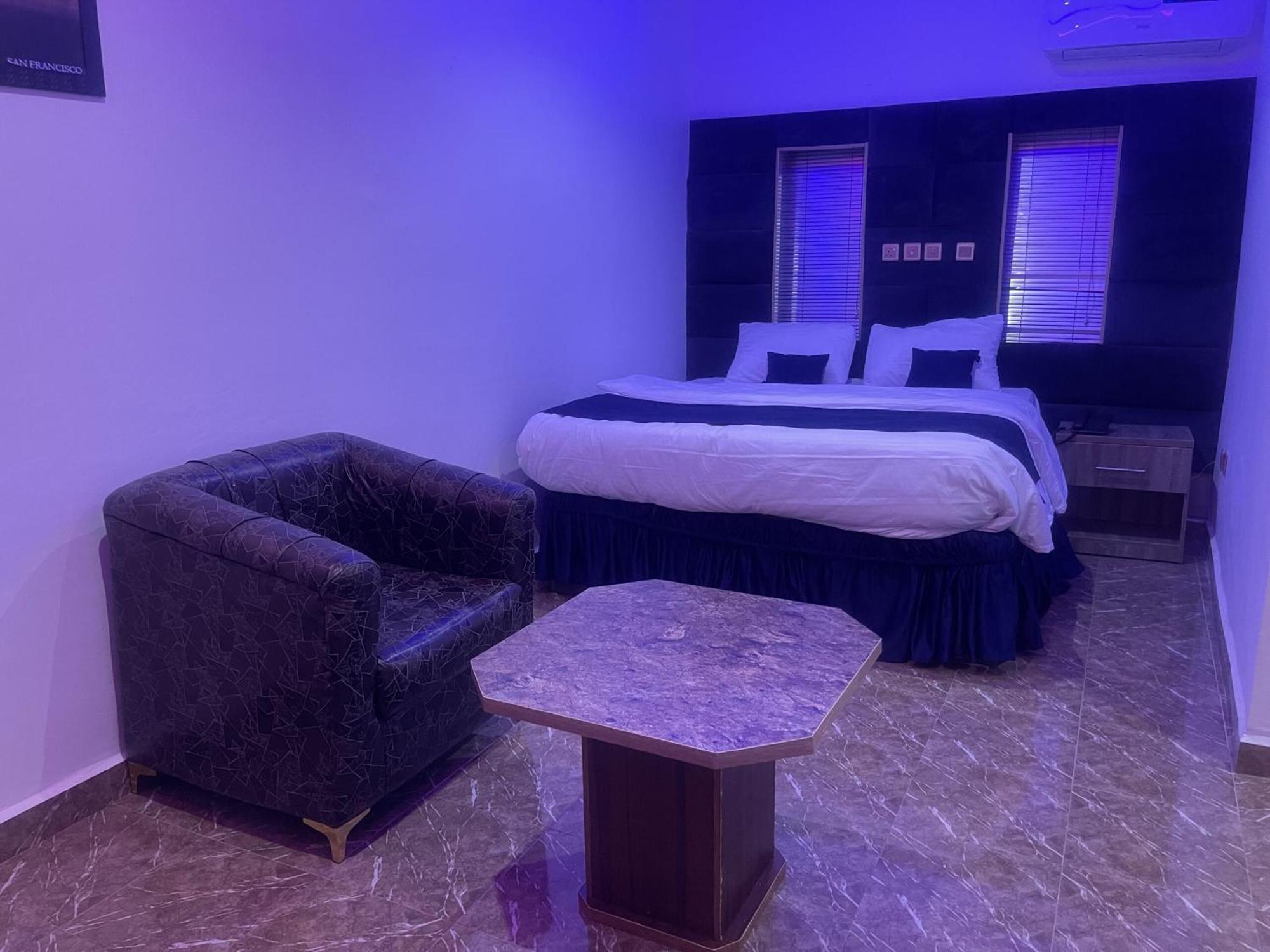 Murphy'S Mansion Resort Umuahia 外观 照片